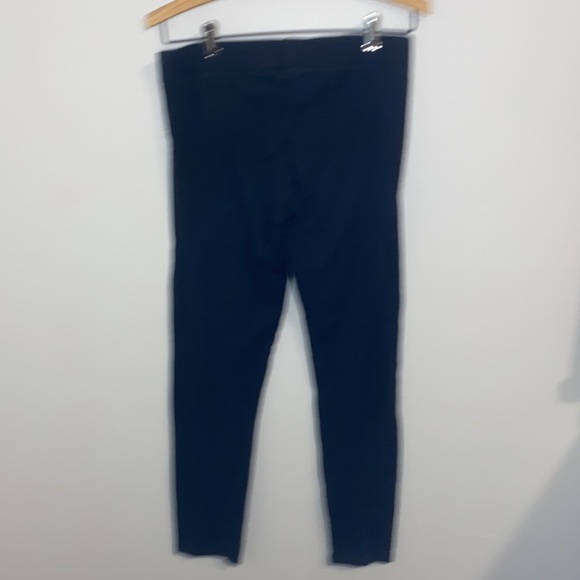 🌙Cute staple piece Black PINK Leggings! - Picture 7 of 7